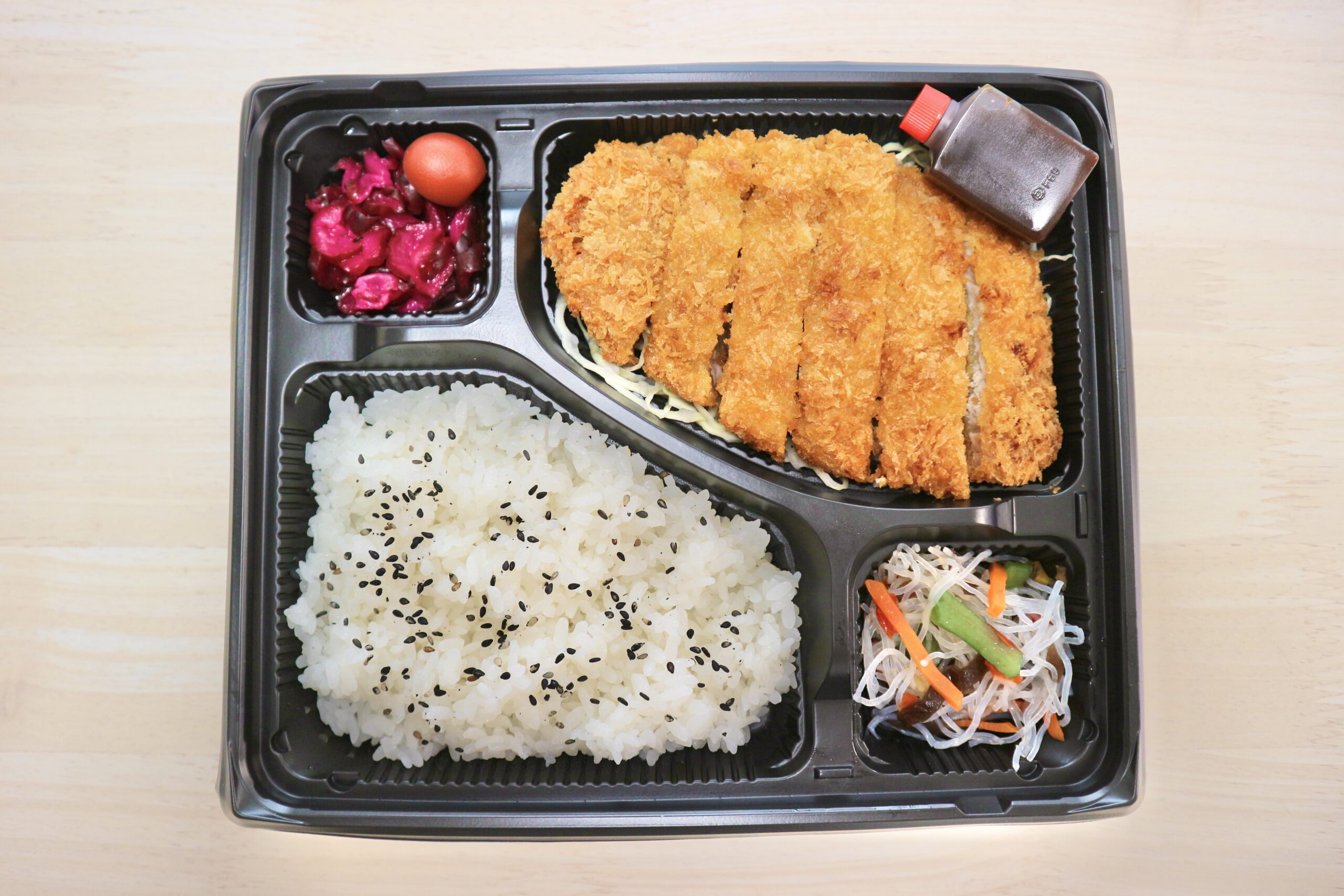 トンカツ弁当